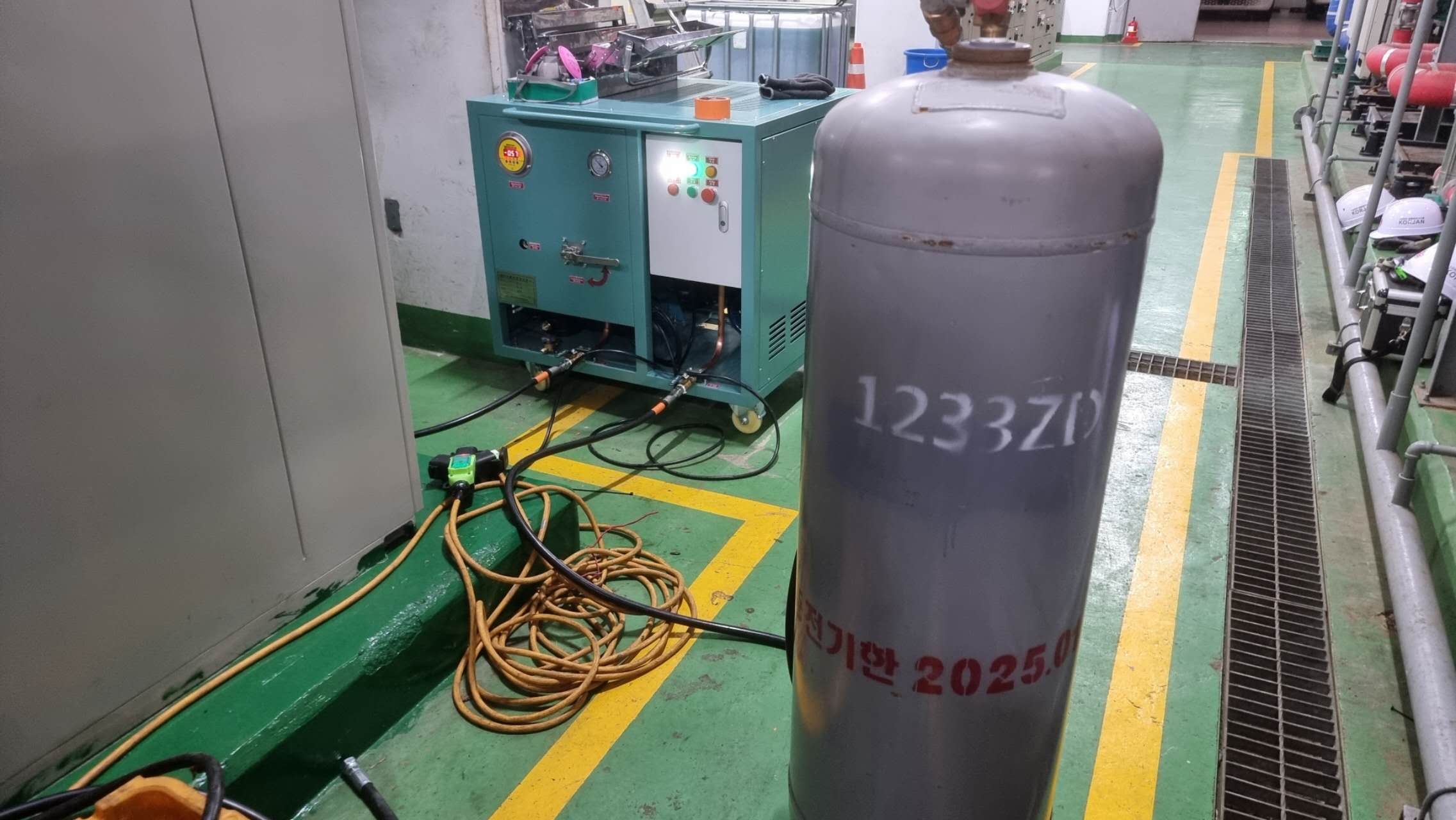 Korean Customer Achieves Efficient Low-Pressure Refrigerant Service with ChunMu CMR123 Machine